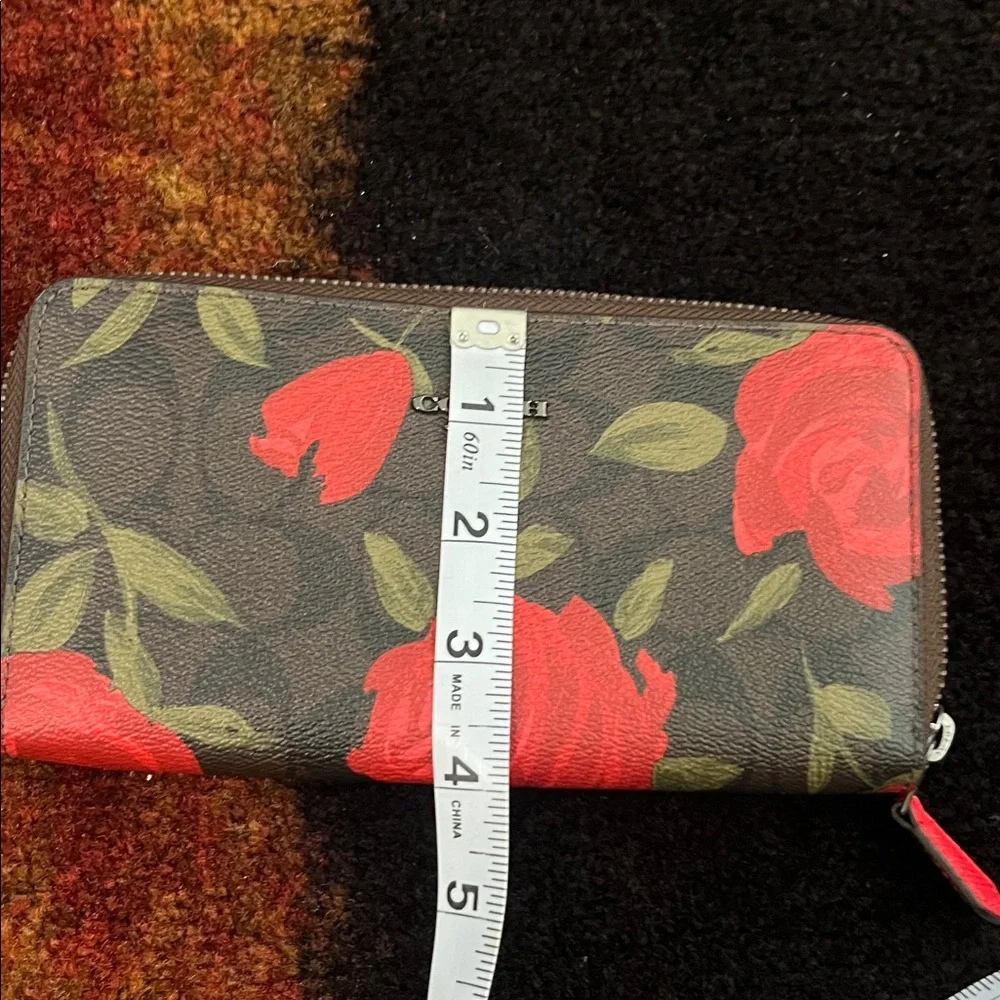 NWOT Coach Floral Print Accordion Zip Wallet (F26290)